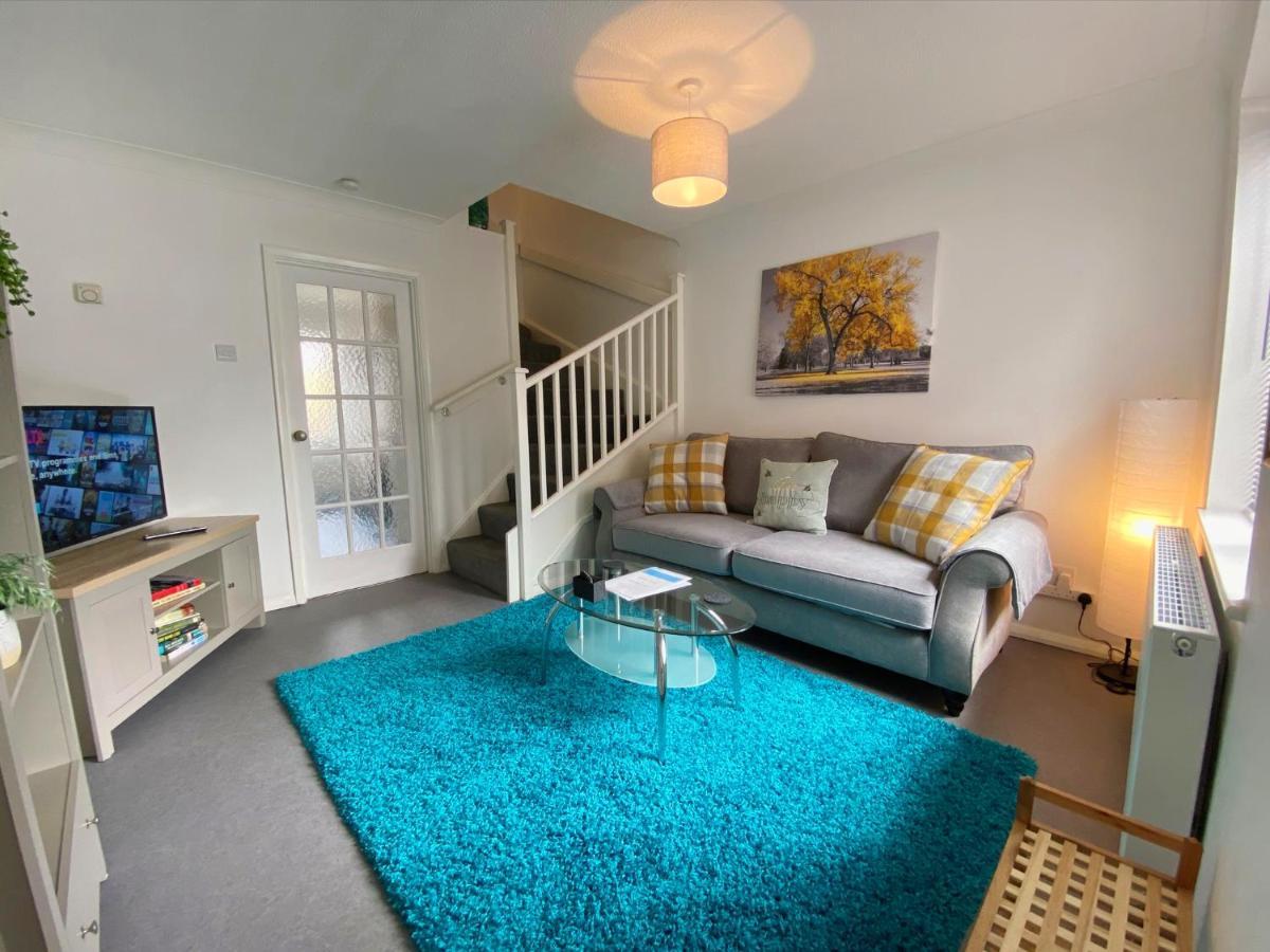 2 Bedroom Private House Near Bedford Town And Train Station Exterior photo